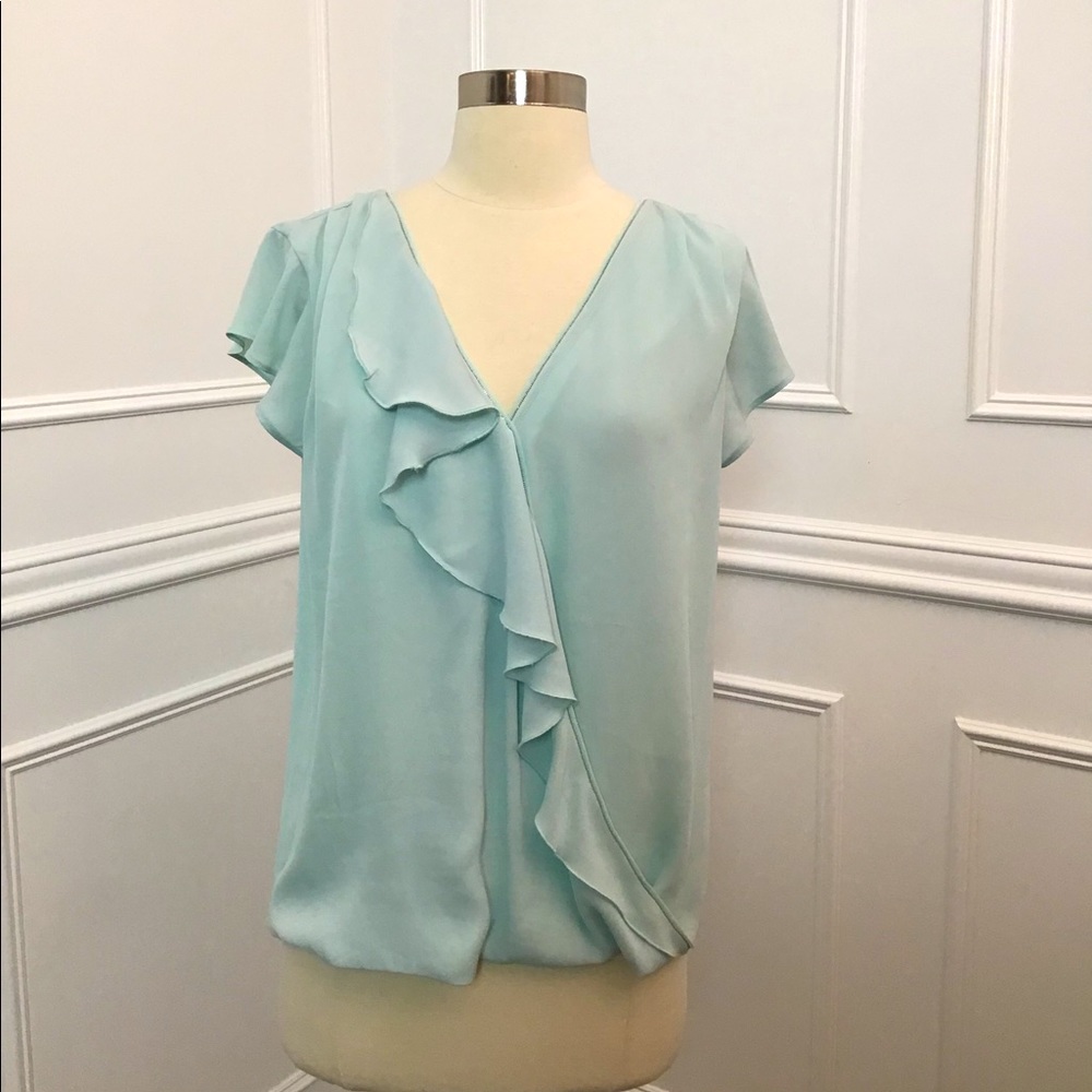 Like New White House Black Market mint green shirt blouse